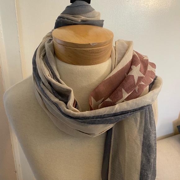 ANDREW MARC , new with tags, light weight scarf - Picture 3 of 4